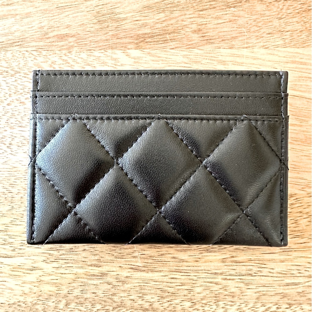 🆕 Authentic Chanel Black Quilted Lambskin Card Holder w/Gold Enamel CC Heart - Picture 7 of 14